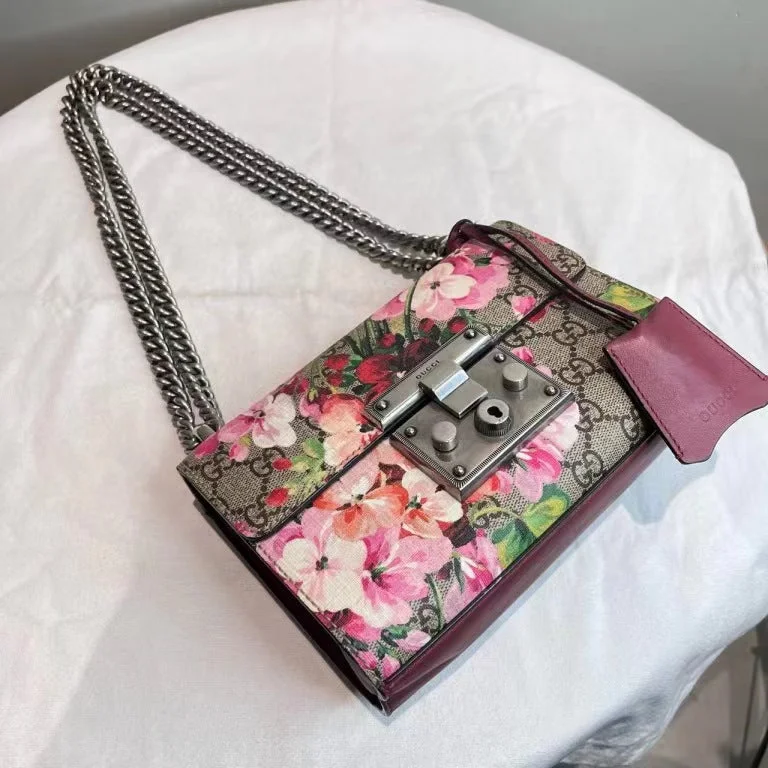 Ladies Gucci shoulder bags with a magnetic - closure flapGucci GG Supreme Monogram Multi Padlock Floral Handbag Medium