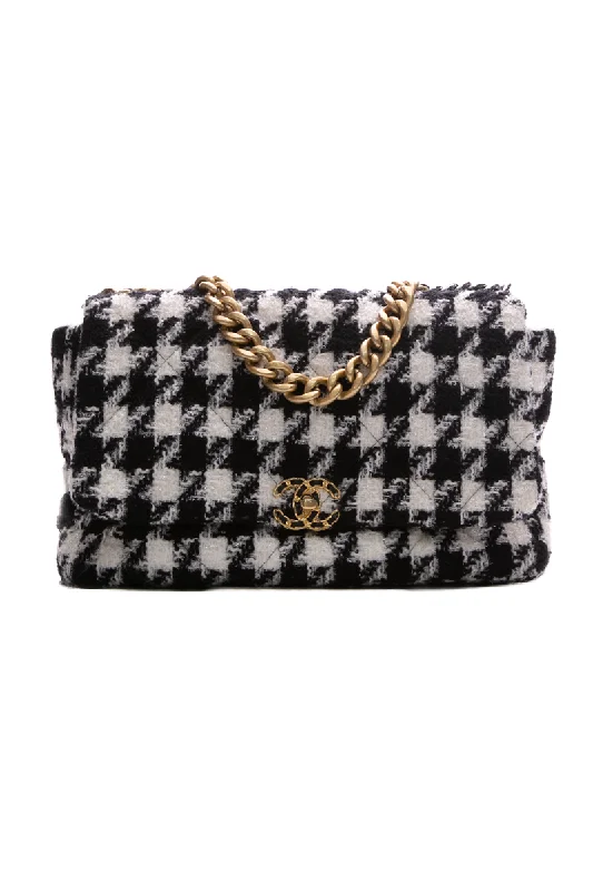 Chanel All - Match Handbag for Versatile StylingChanel 19 Maxi Flap Bag