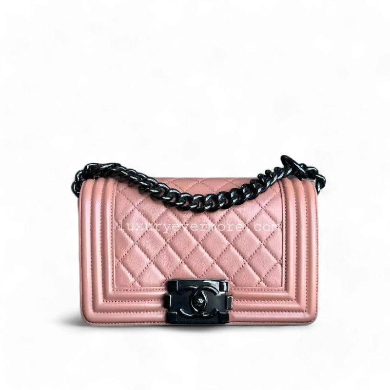 Chanel Chain Strap Handbag for Everyday UseCalfskin Boy Small Quilted Coral Blush Black Hardware Series 25