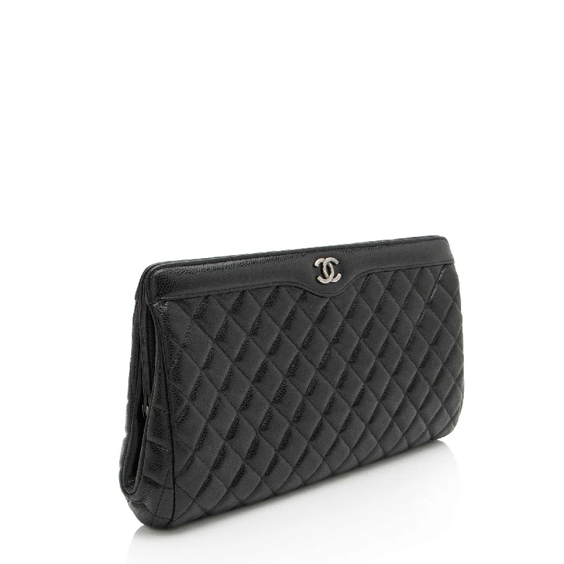 Chanel Lightweight Handbag for Daily ErrandsChanel Caviar Leather CC Frame Clutch (sS7xNc)