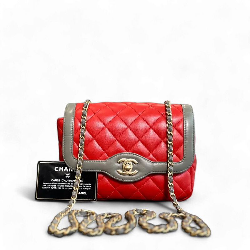 Chanel Lightweight Handbag for Daily ErrandsChanel Seasonal Flap Two-Tone Quilted Lambskin Red Grey GHW No 23