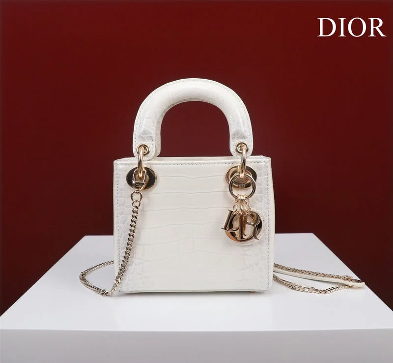 Fashion - forward Christian Dior tote bags for the modern womanBC - Dior Bags - 1746