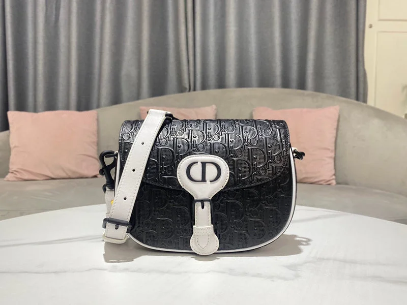 Luxury Christian Dior crossbody bags with a chain - link strapChristian Dior Bags - 4413