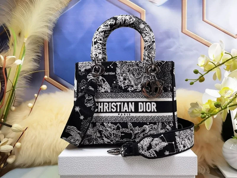 Stylish Christian Dior shoulder bags with a tassel - adorned zipperChristian Dior Bags - 4509