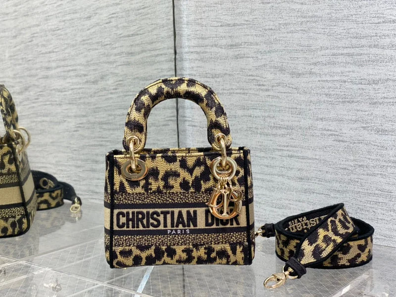 Fashion - forward Christian Dior tote bags for the modern womanChristian Dior Bags - 4590