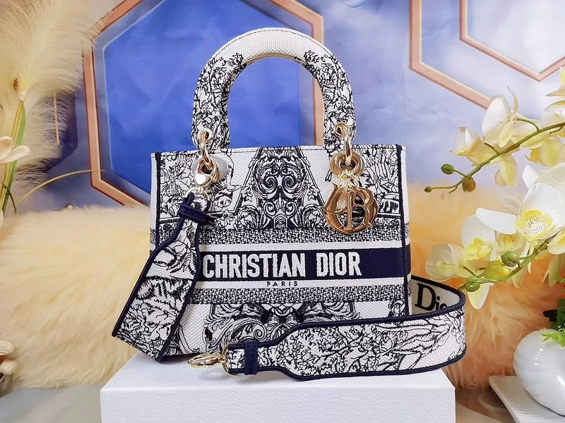 Stylish Christian Dior shoulder bags with a tassel - adorned zipperChristian Dior Bags - 4652