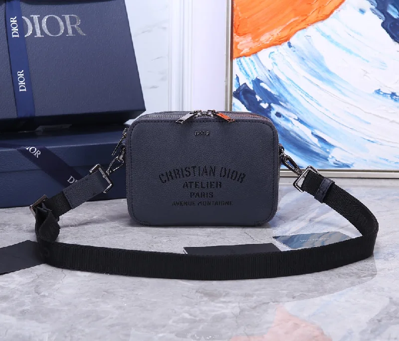 Luxury Christian Dior crossbody bags with a chain - link strapChristian Dior Bags  891