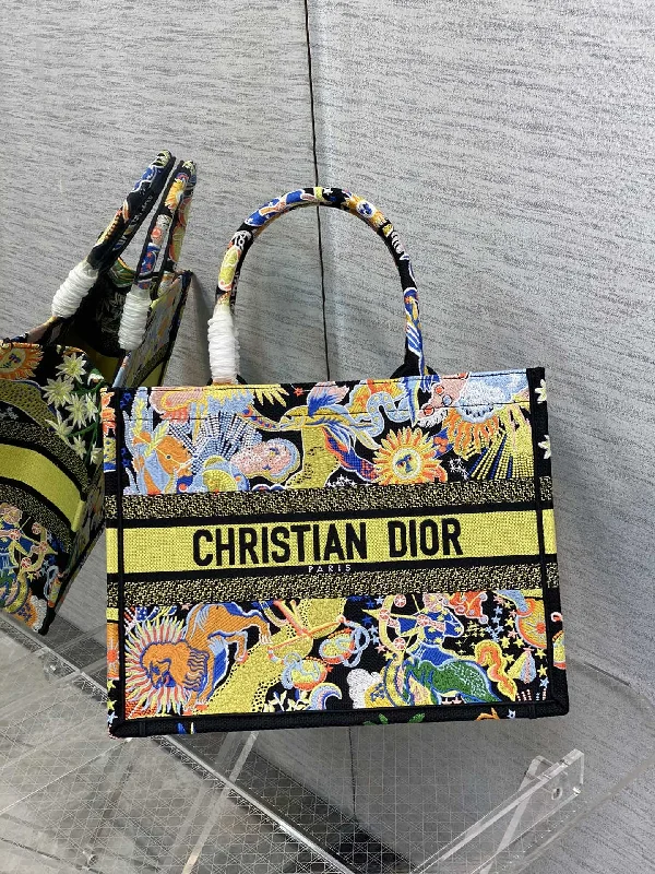 Christian Dior tote bags with a printed Dior logo on the frontChristian Dior - Luxury Bags  367