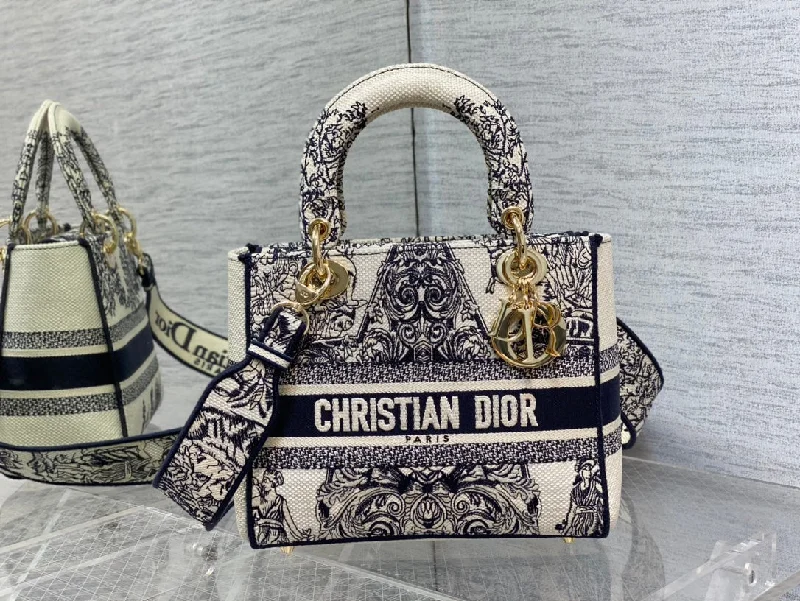 Christian Dior handbags with a detachable mirror for on - the - go touch - upsChristian Dior - Luxury Bags  400