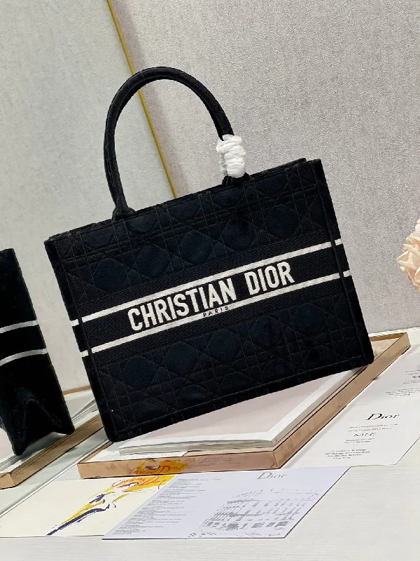 Christian Dior Saddle bags with a patent leather finish for a shiny lookChristian Dior - Luxury Bags  414