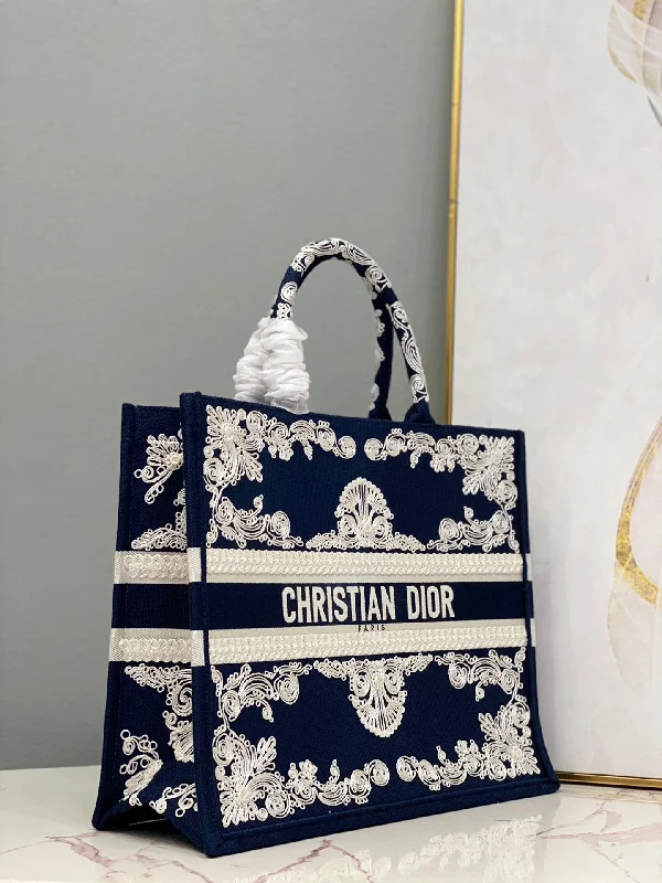 Fashion - forward Christian Dior tote bags for the modern womanChristian Dior - Luxury Bags  421