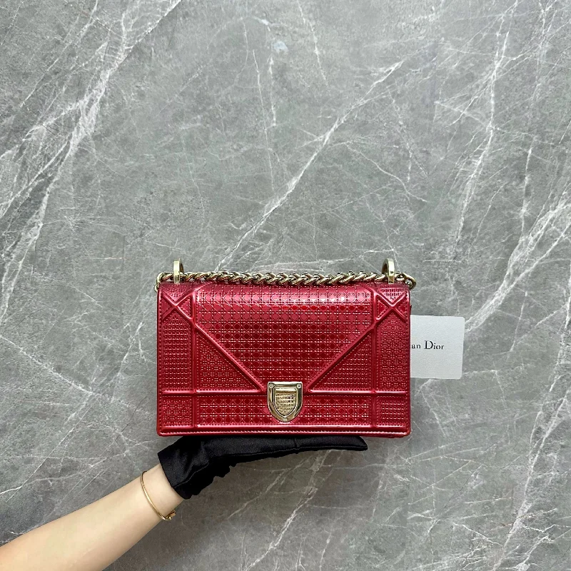 High - fashion Christian Dior bags with a geometric patternDiorama Small Ama Micro-Cannage Flap Red Metalic