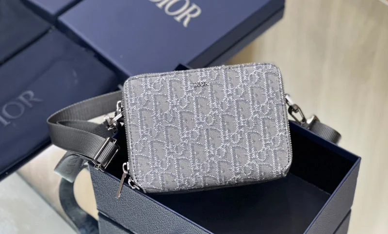 Christian Dior handbags with a detachable mirror for on - the - go touch - upsWF - Dior Bags - 001