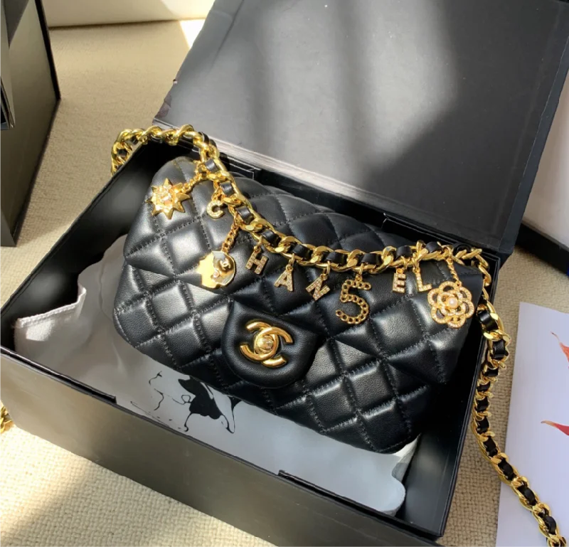 Chanel Designer Handbag with Unique DesignSALE ! Chanel leather ladies handbag