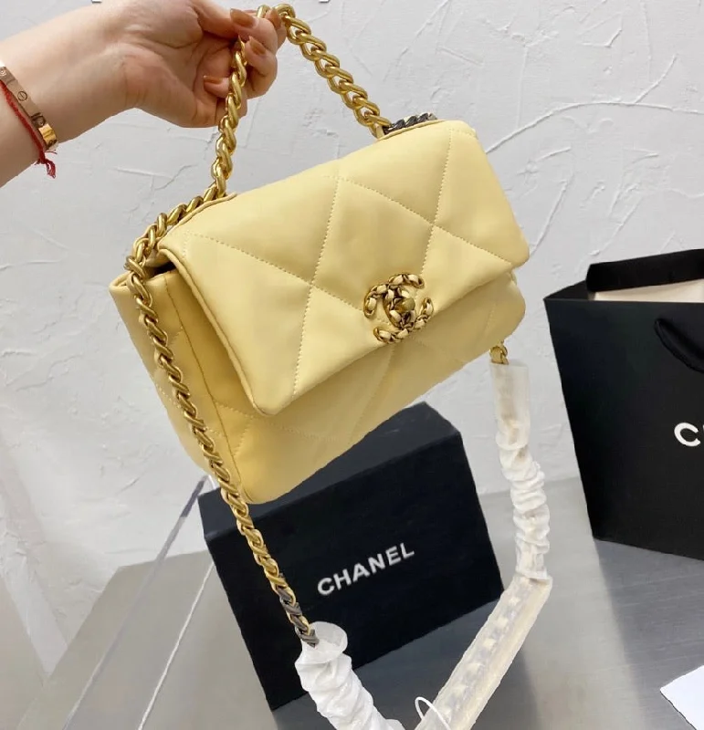 Chanel Handbag with Adjustable Strap for ComfortChanel soft leather Handbag