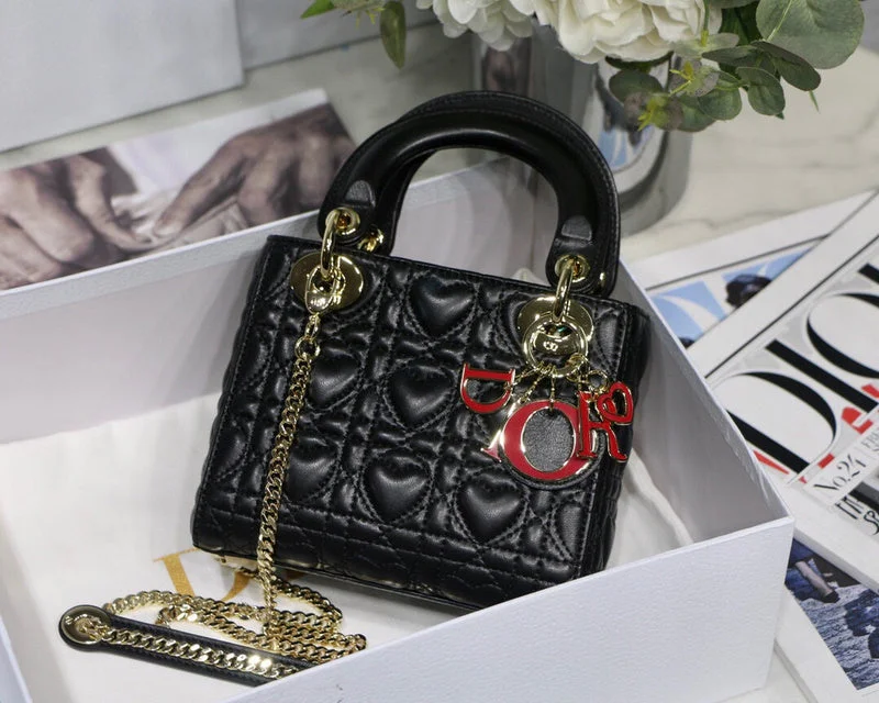 Luxury Christian Dior crossbody bags with a chain - link strapDior Bag