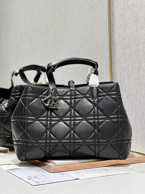 Christian Dior bags with a quilted pattern and gold - toned hardwareDior Bag