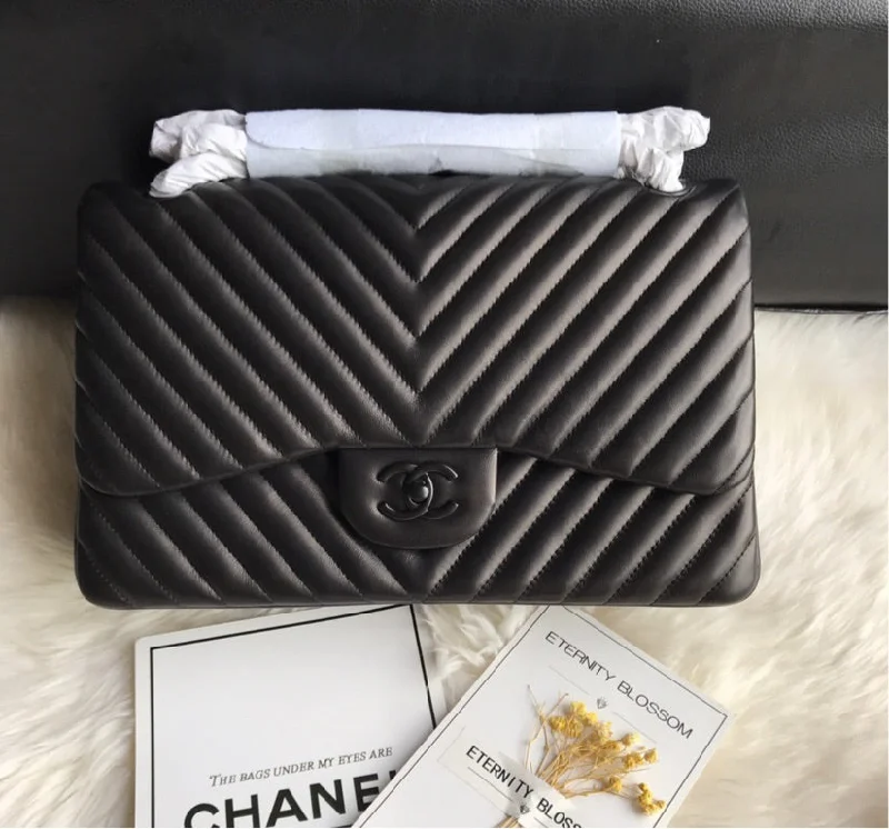 Chanel Handbag with Adjustable Strap for ComfortLeather New Chanel woman shoulder Bag