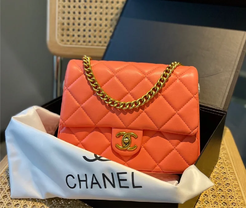 Chanel Small Crossbody Bag for TravelNew Chanel woman shoulder handbag