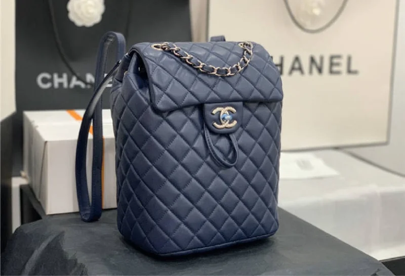 Chanel Vintage Inspired Handbag for Retro LoversSoft leather woman Chanel  pack