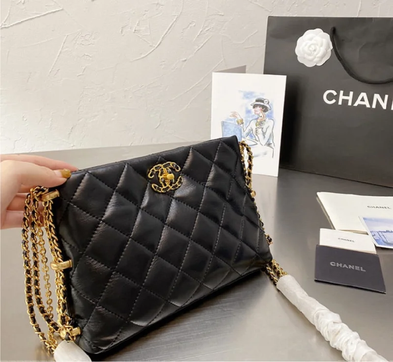 Chanel Chain Strap Handbag for Everyday UseWoman Chanel handbag